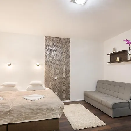 Paulay Downtown Apartments-2
